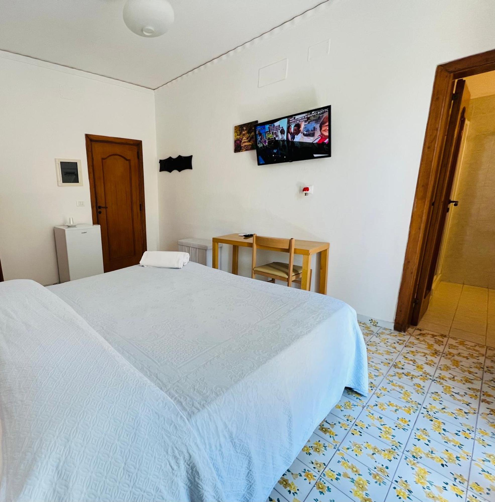 Forio di Ischia Villa Thomas Bb Conduzione Familiare מראה חיצוני תמונה